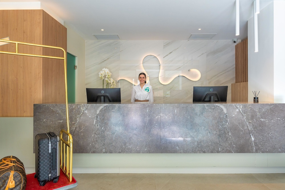 Ammon Zeus Luxury Beach Hotel 6/51