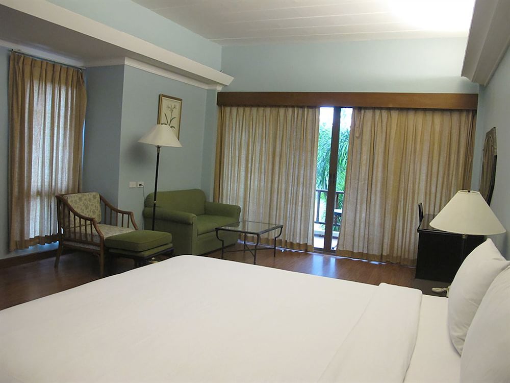 Mae Pim Resort Hotel 33/56