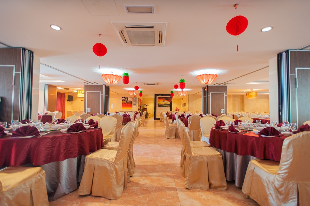 Margherita Plaza Hotel 46/63
