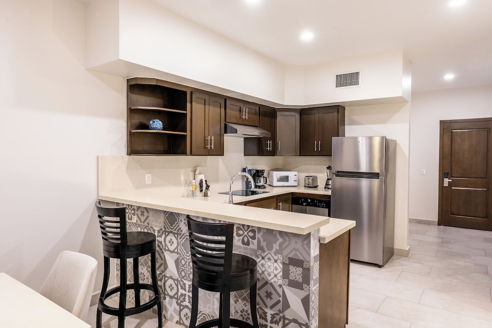 Laguna Shores Resort 35/49