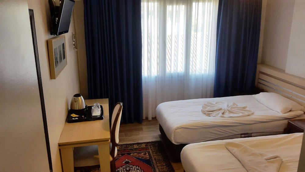 Urkmez Hotel 24/50