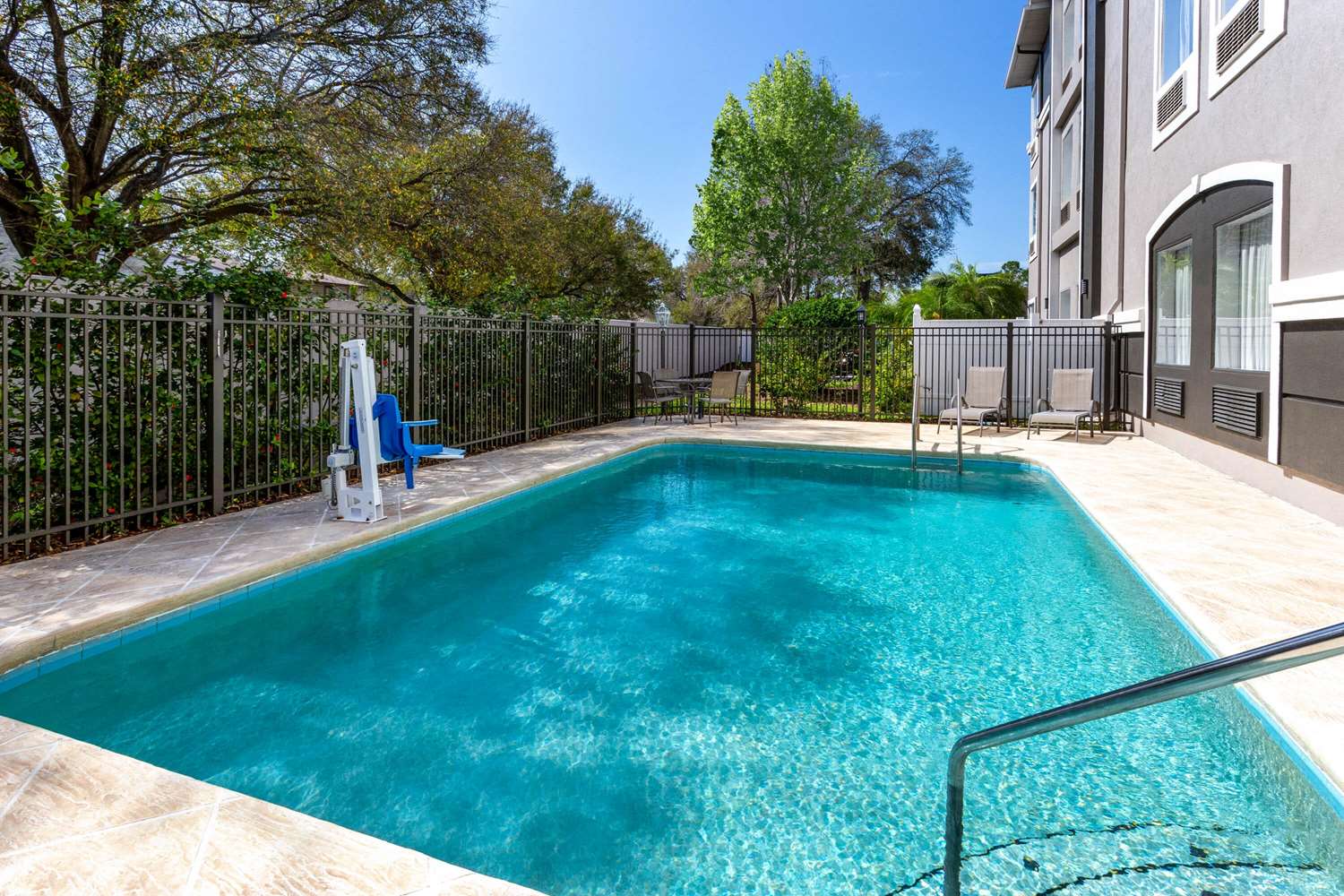 La Quinta Inn & Suites by Wyndham - Tampa South 24/27