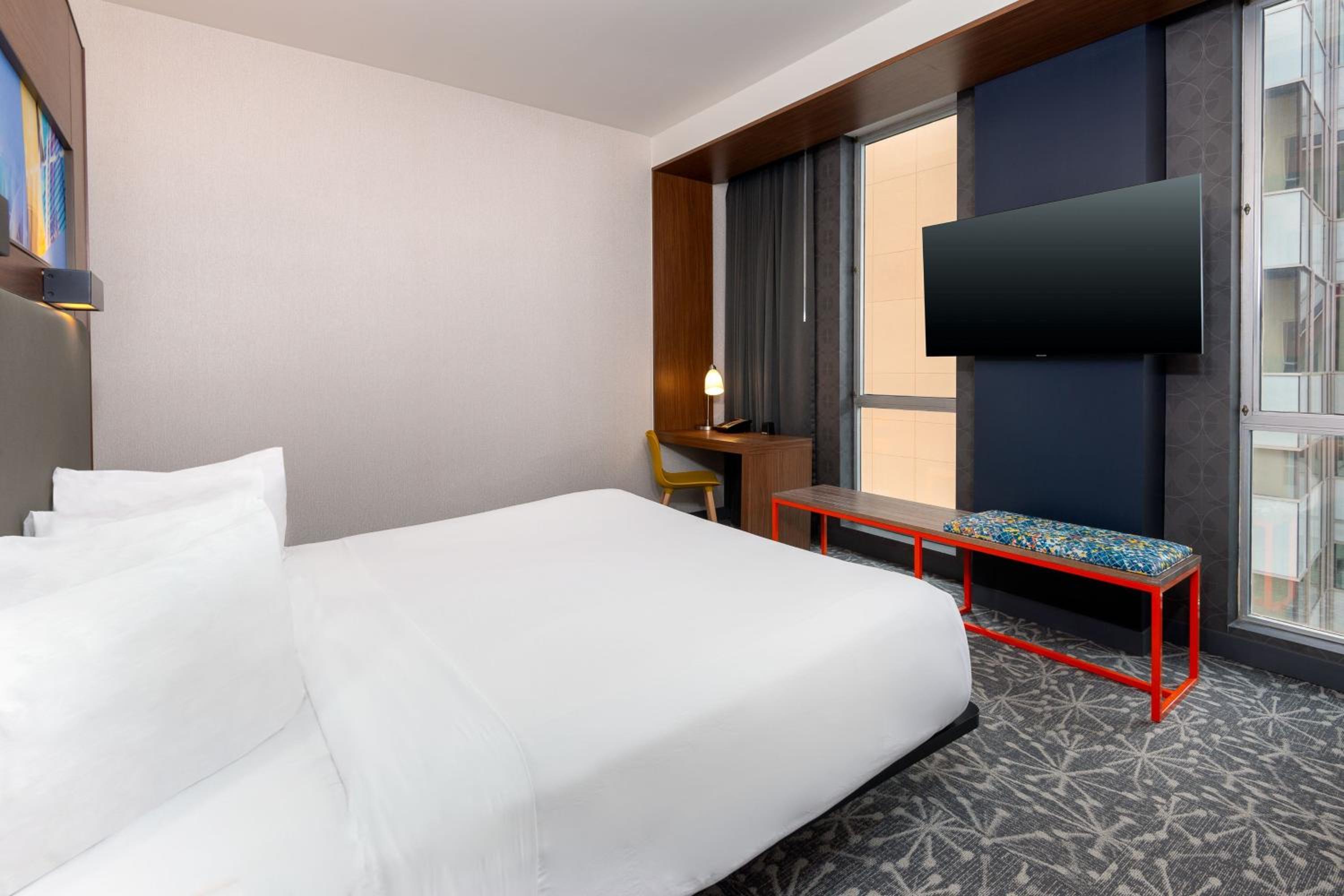 Aloft, Guest Room, King Bed