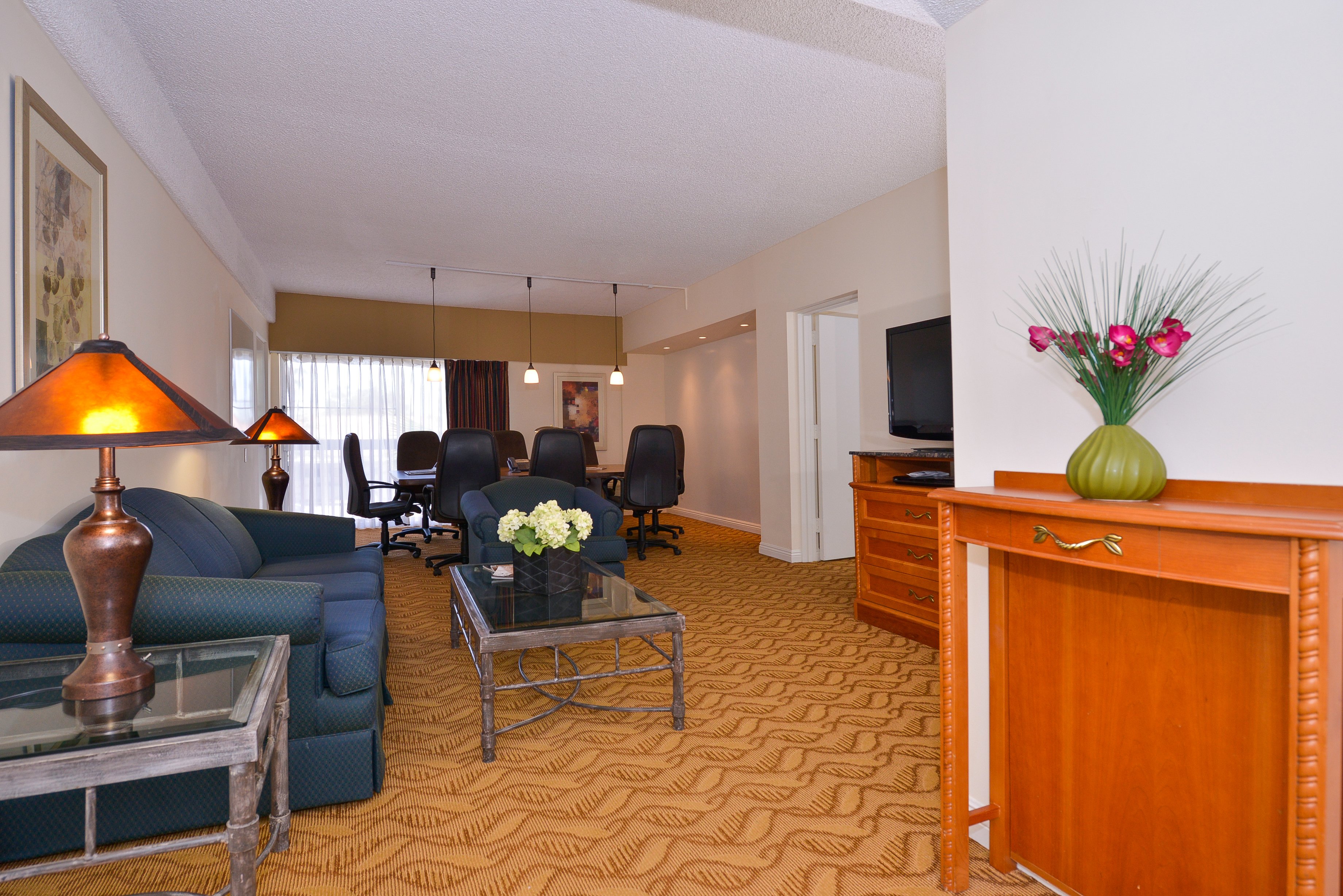 Best Western Plus Thousand Oaks Inn 9/50