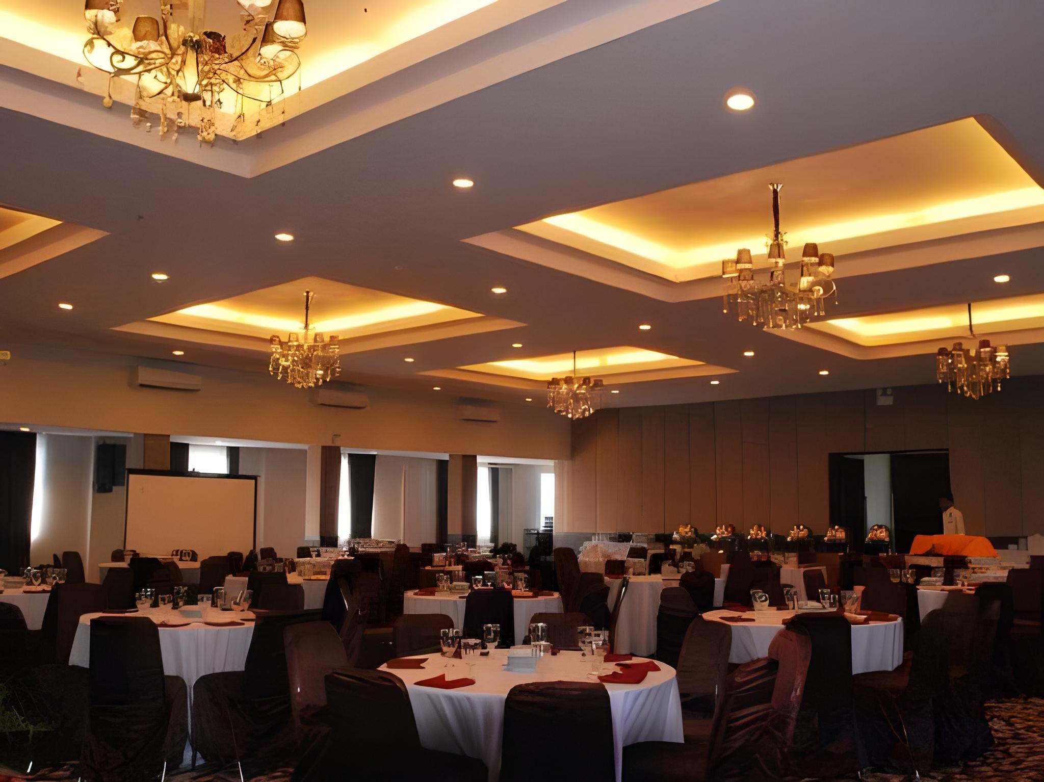 Grand Fatma Hotel Tenggarong 16/21