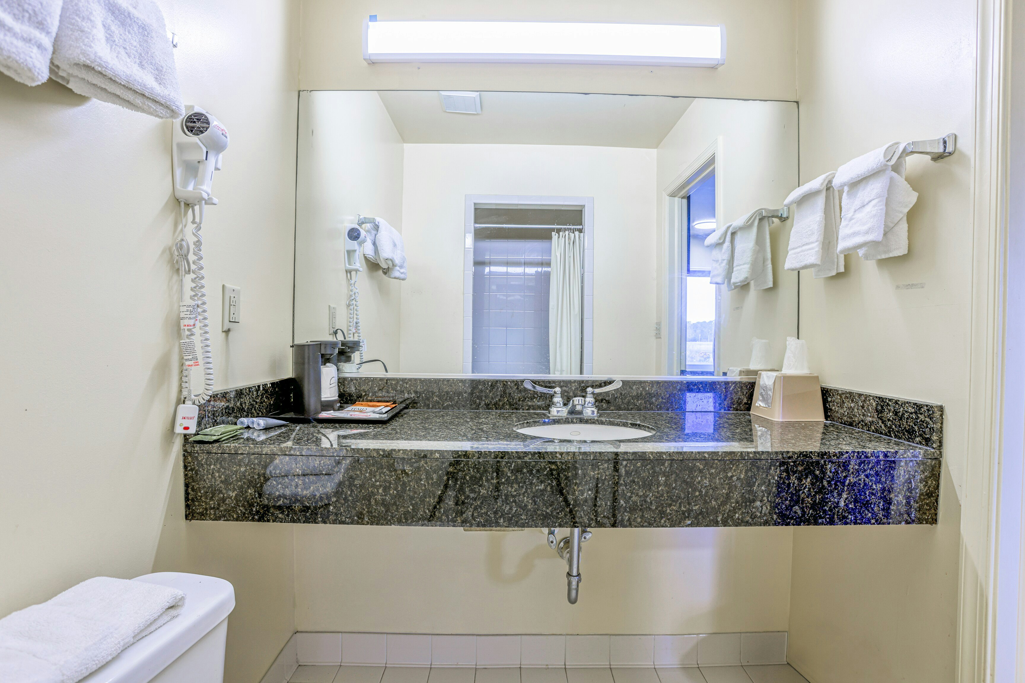 Whispering Pines by Hotel O Whitestone VA 48/50