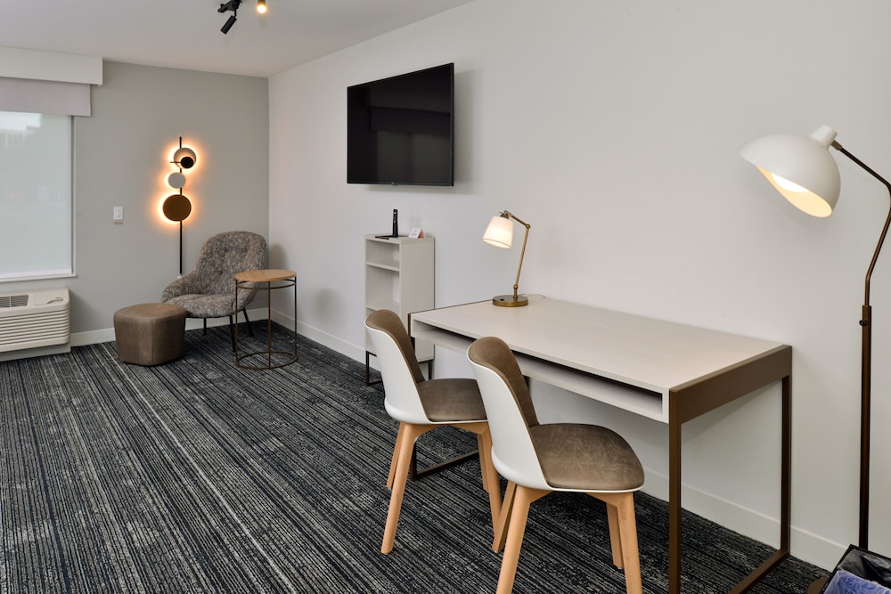 TownePlace Suites by Marriott Asheville Downtown 24/37