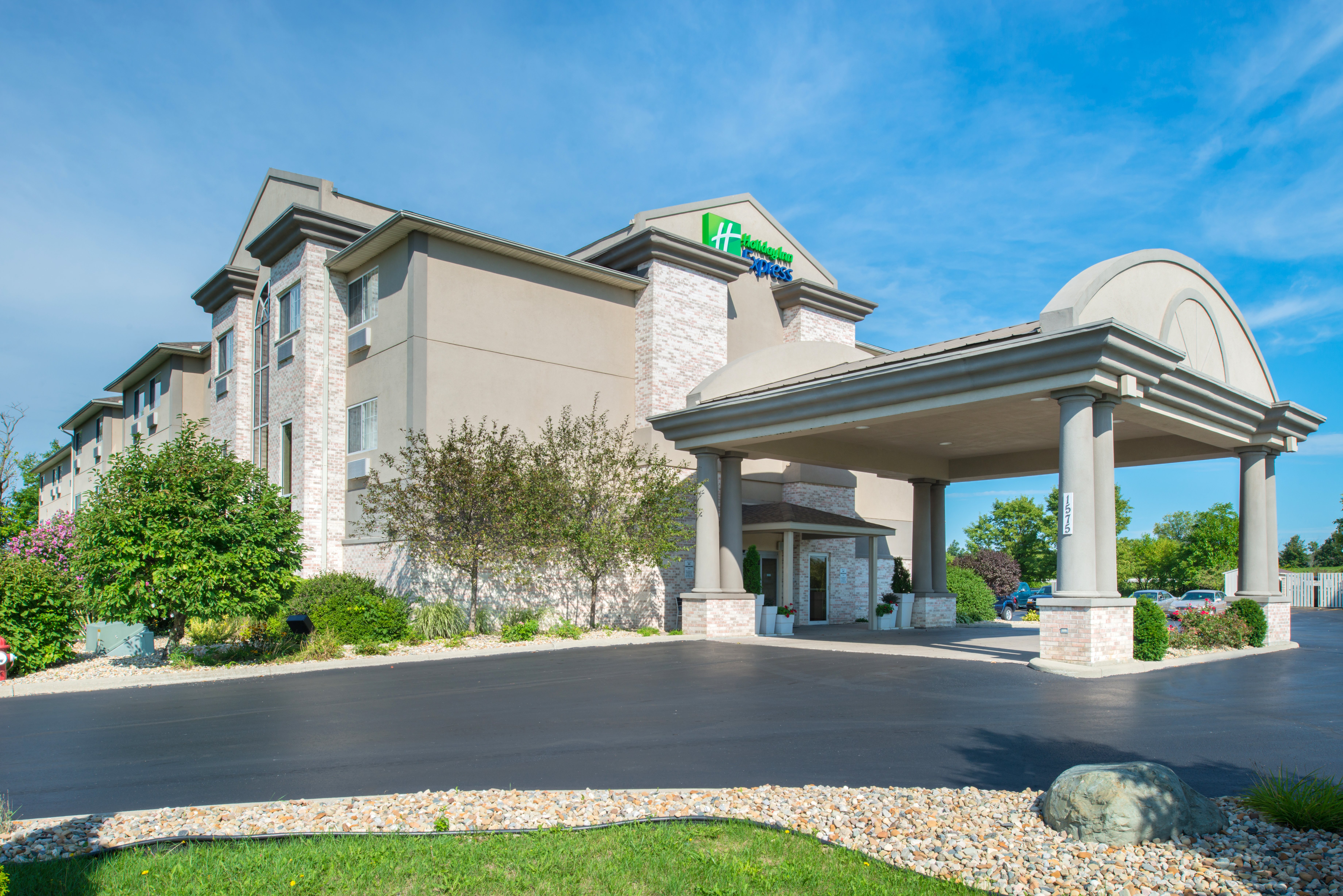 Holiday Inn Express Hotel And Suites Bucyrus 32/36