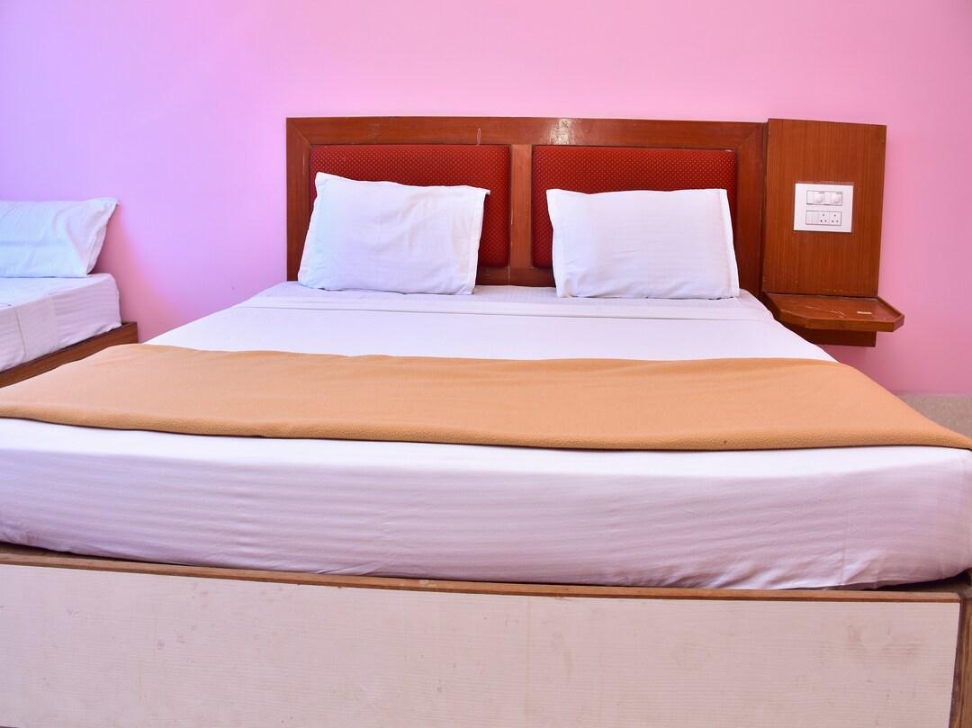 Hotel Bhimas Paradise 8/17