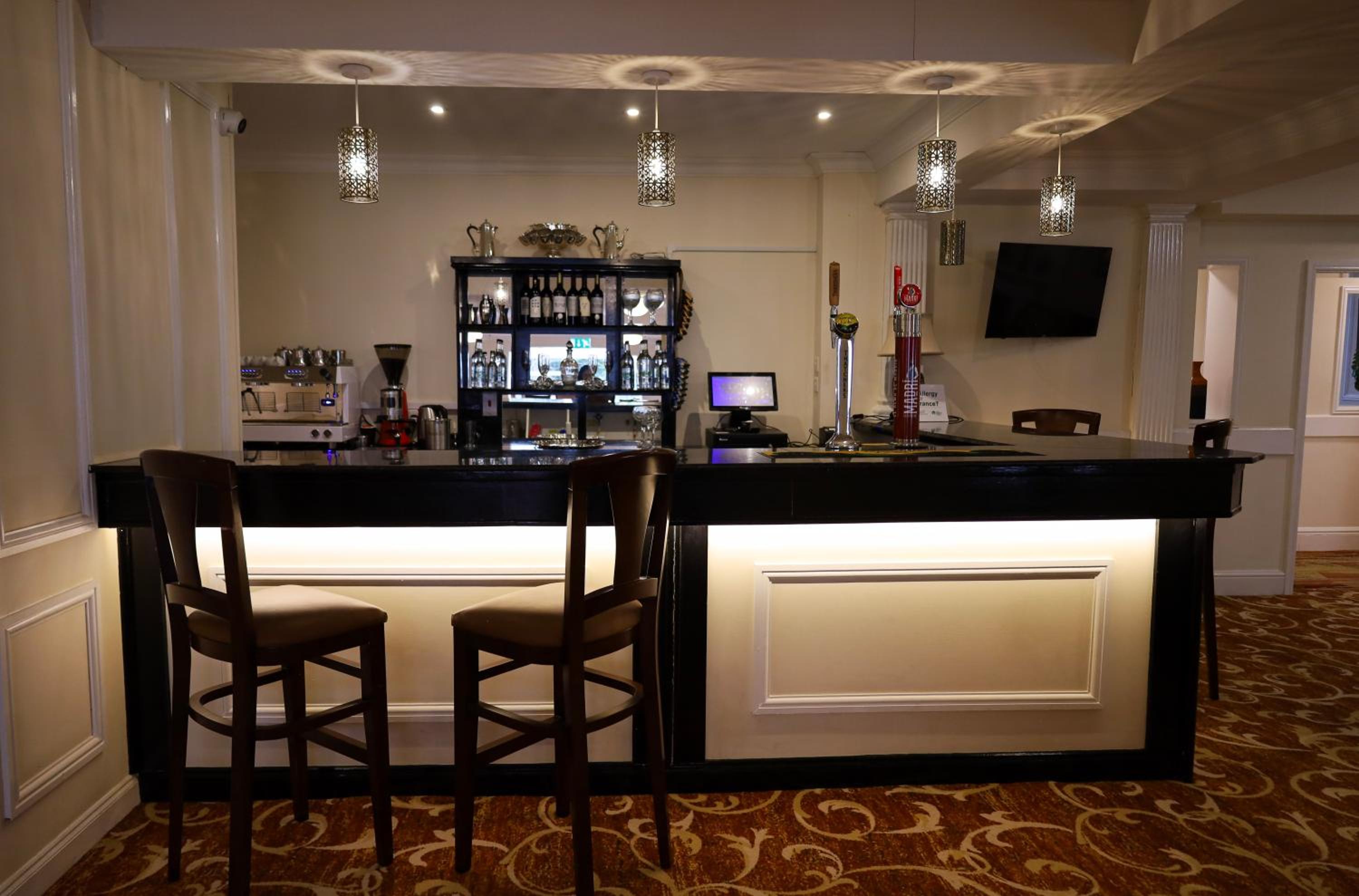 Royal Swan, Ashley Manor - B&B 7/30