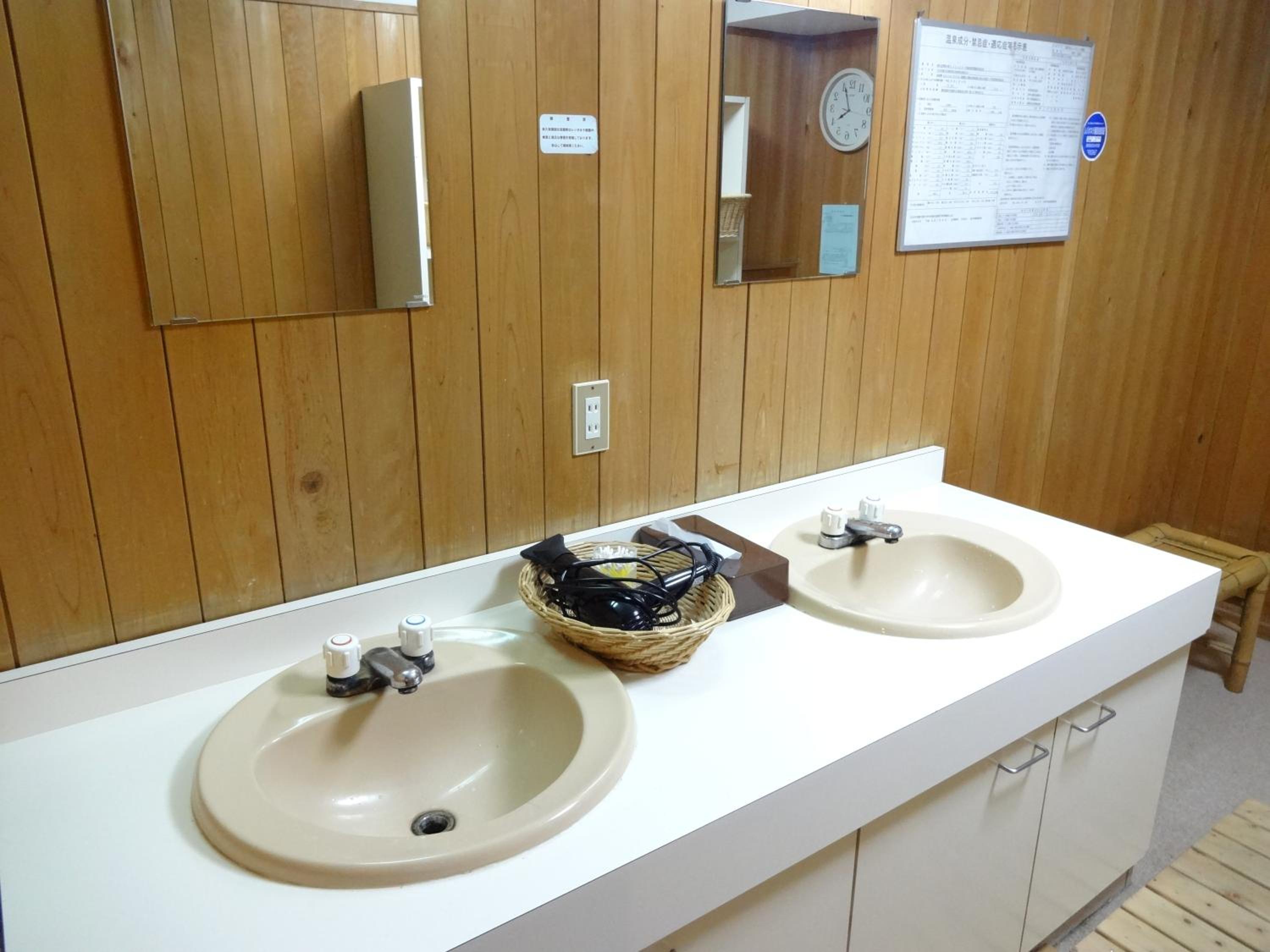 Nikkoyumoto Onsen Okunikko Park Lodge Miyama 26/27