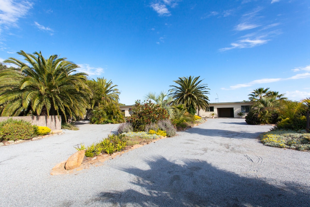 MODRA'S APARTMENTS 41/50