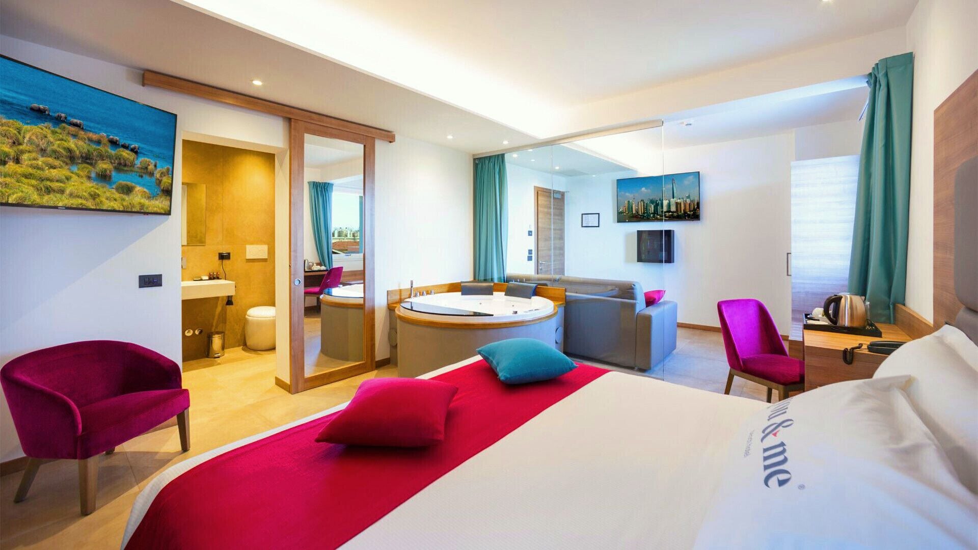 SUITE, SEA VIEW, HOT TUB, BALCONY