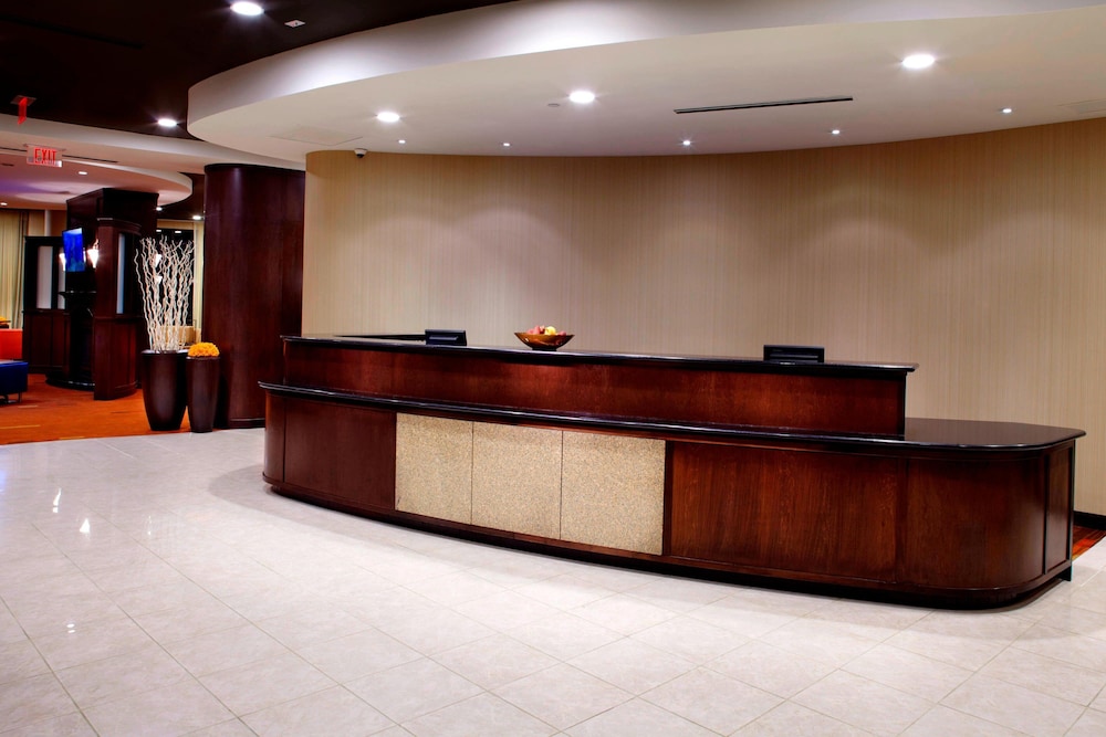 Lobby at Courtyard by Marriott West Homestead Waterfront, HOMESTEAD - PA
