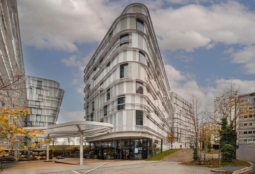 Radisson Blu CDG Airport Terminal Hotel, Paris 49/50