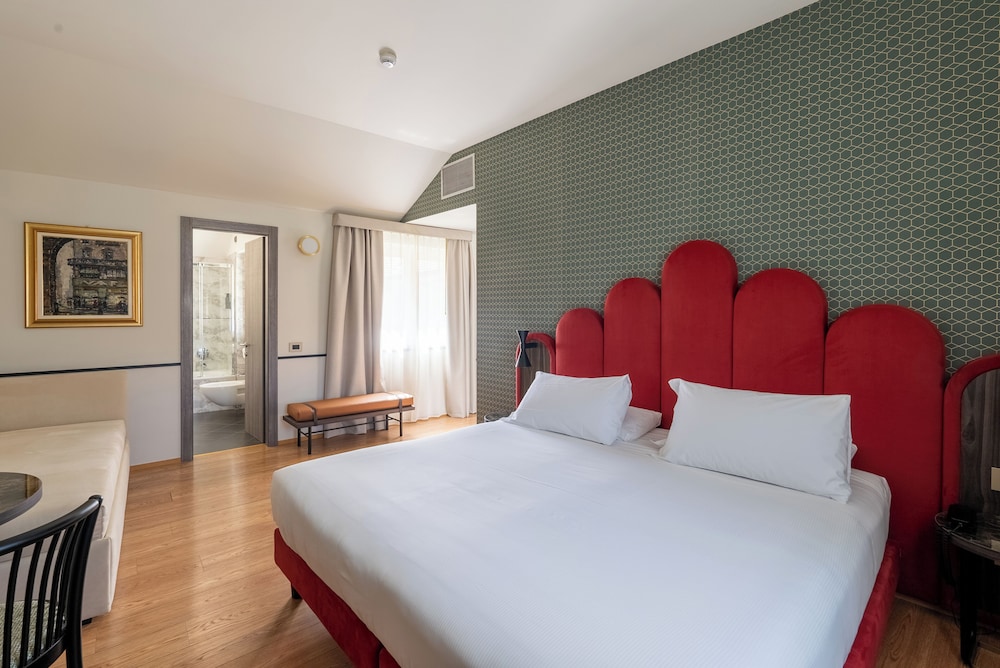 SUPERIOR, DOUBLE BED