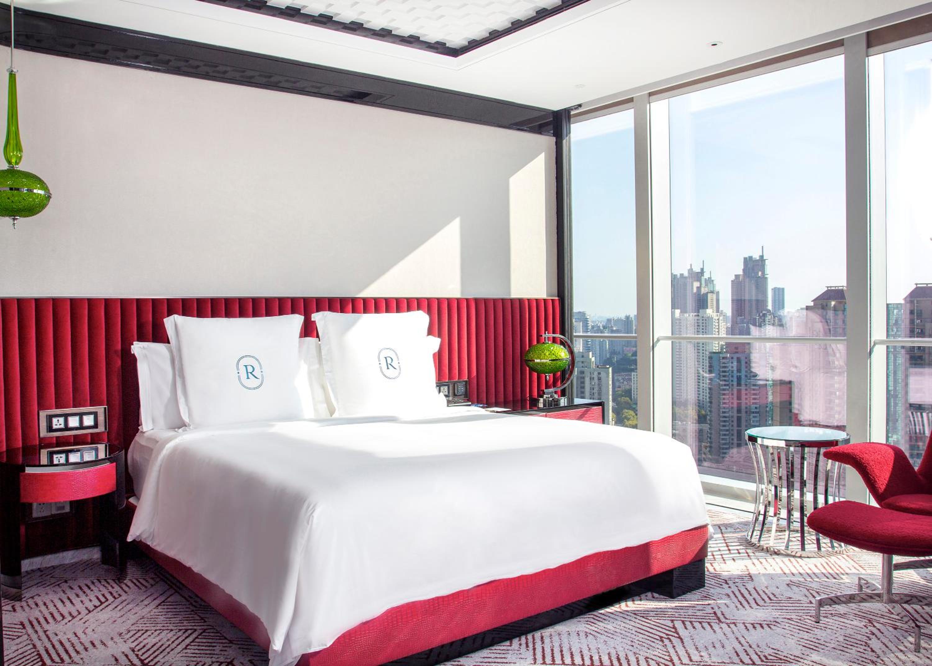 Regent, Suite, King Bed, River View