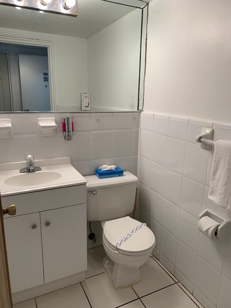 Ocean Front Casablanca Studios with FULL KITCHENS & Beach access By BL Rentals 50/50