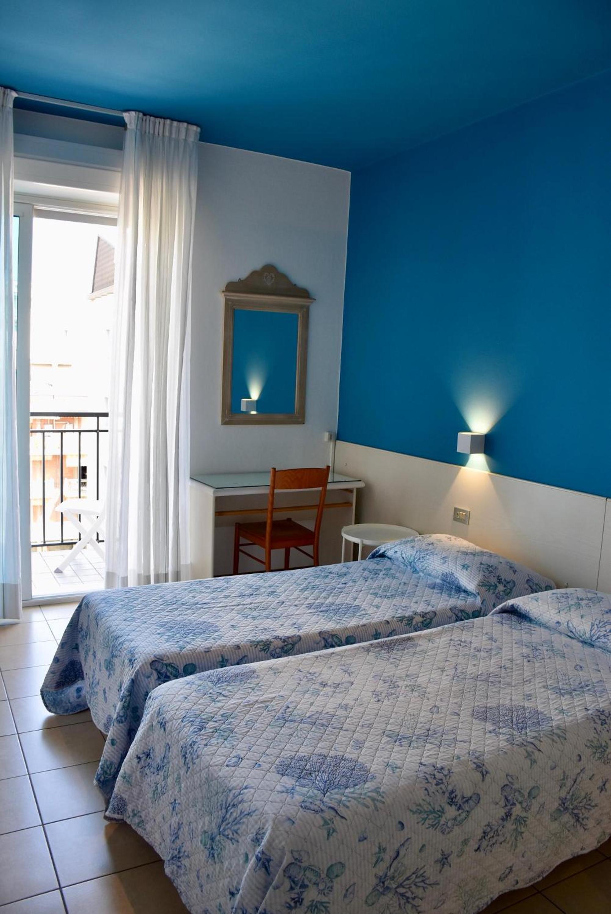 ROOM, DOUBLE BED, BALCONY