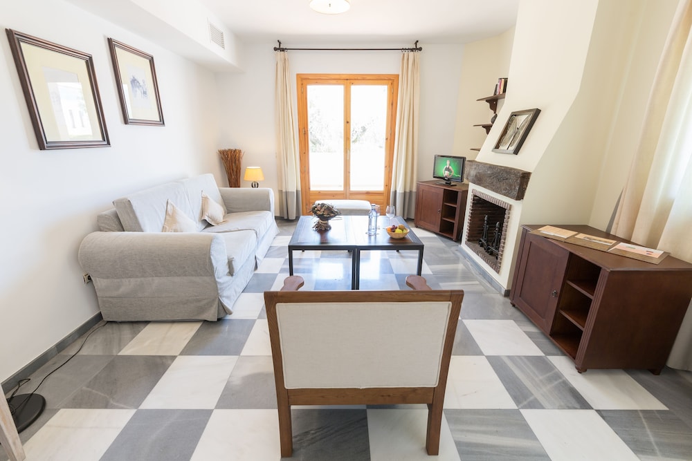 Hotel Villa de Laujar 37/59