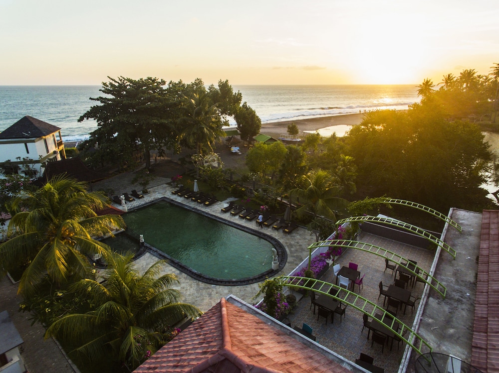 Puri Saron Senggigi Beach Hotel 61/63