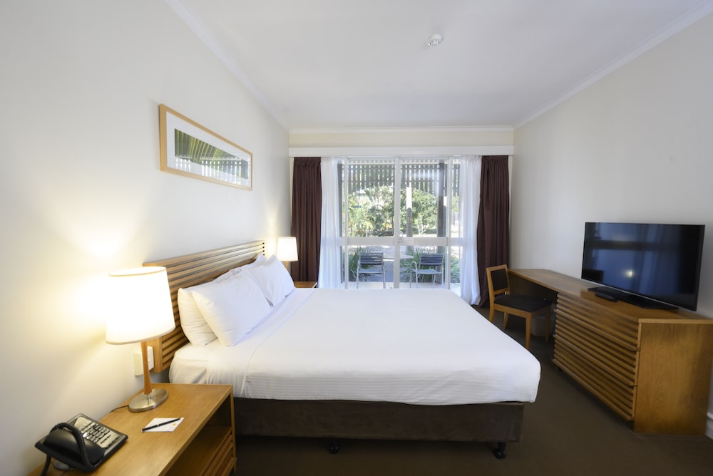 Resort, Queen Bed, Garden View