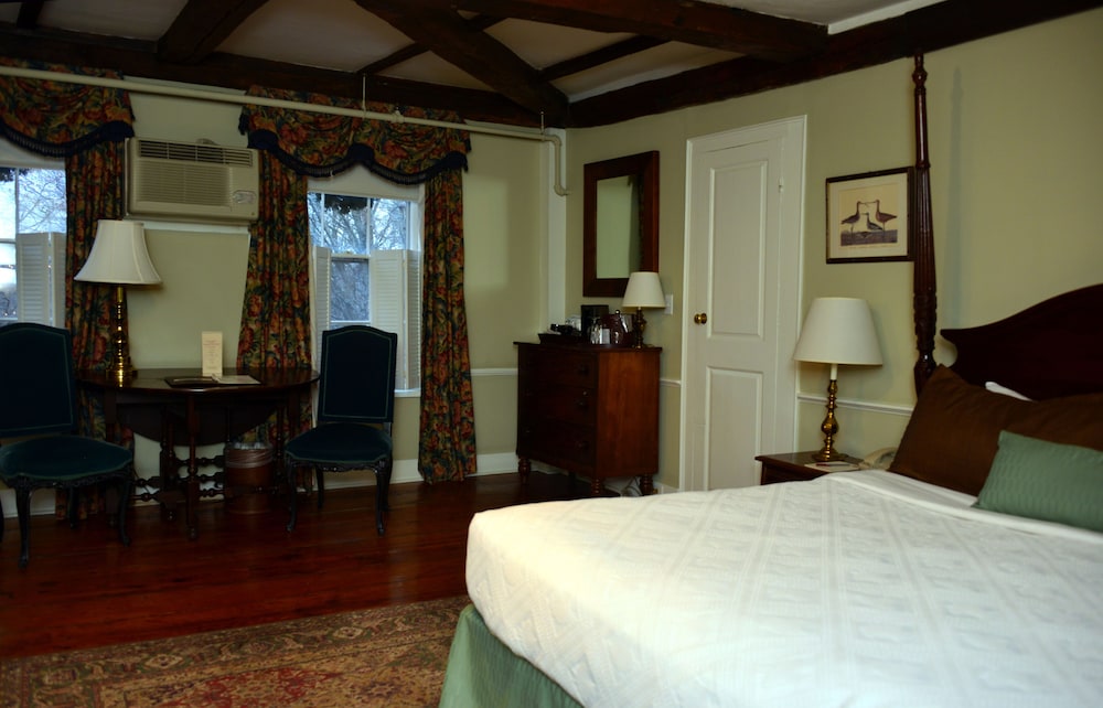 Concord S Colonial Inn 9/30