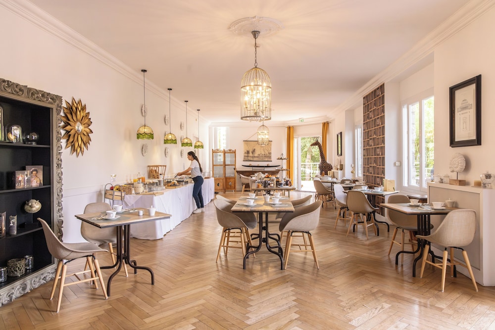 La Villa Cap D Antibes 66/77