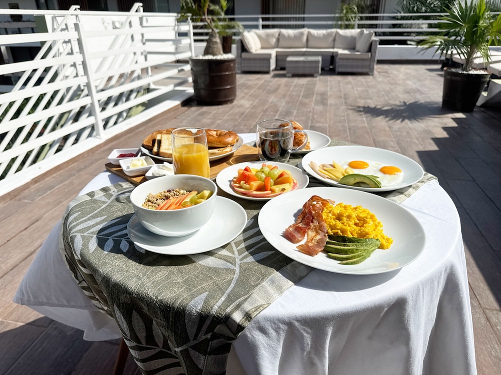 SILVERSANDS Hotel Boutique 5Th Ave 49/68