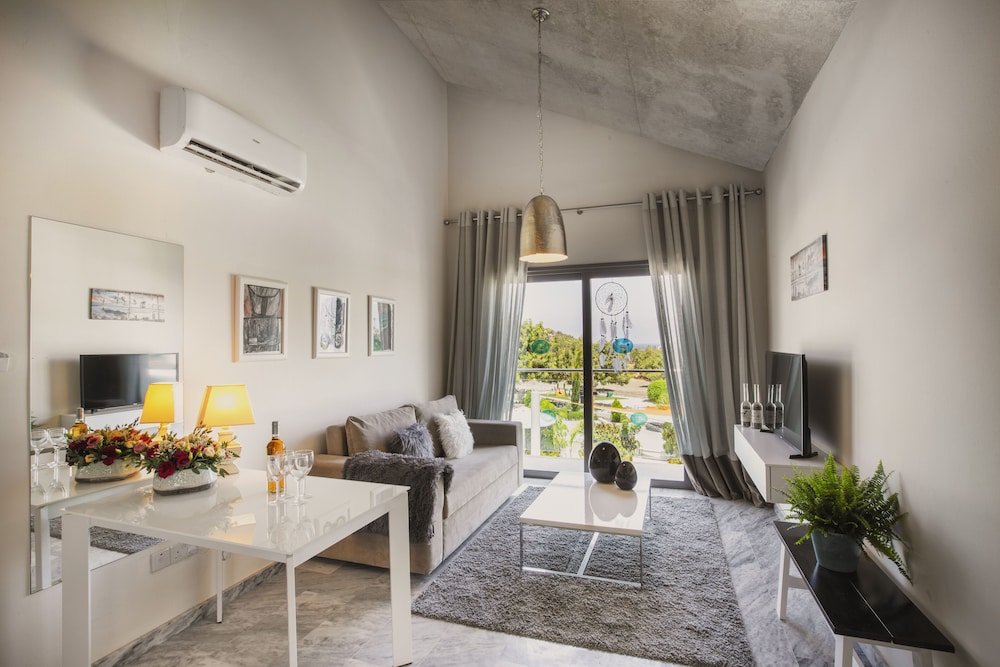 Latchi Escape Hotel and Suites 43/64