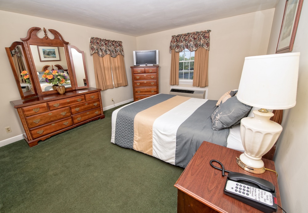 Colonial Inn Seekonk 9/58