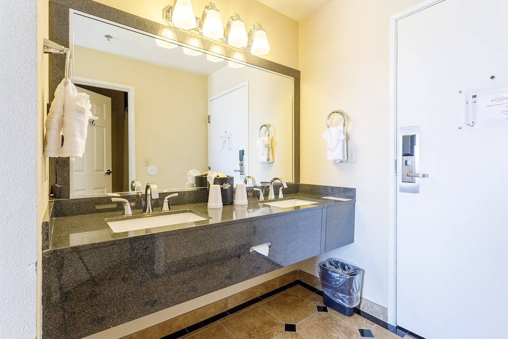 Red Garter Hotel and Casino by Red Lion Hotels 36/36