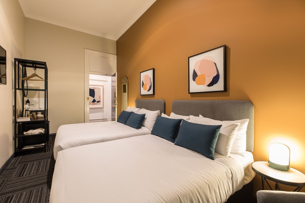 The Jensen Potts Point 15/50
