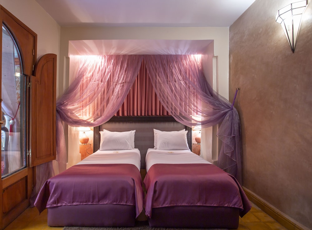 Riad L Heure d ete 11/49