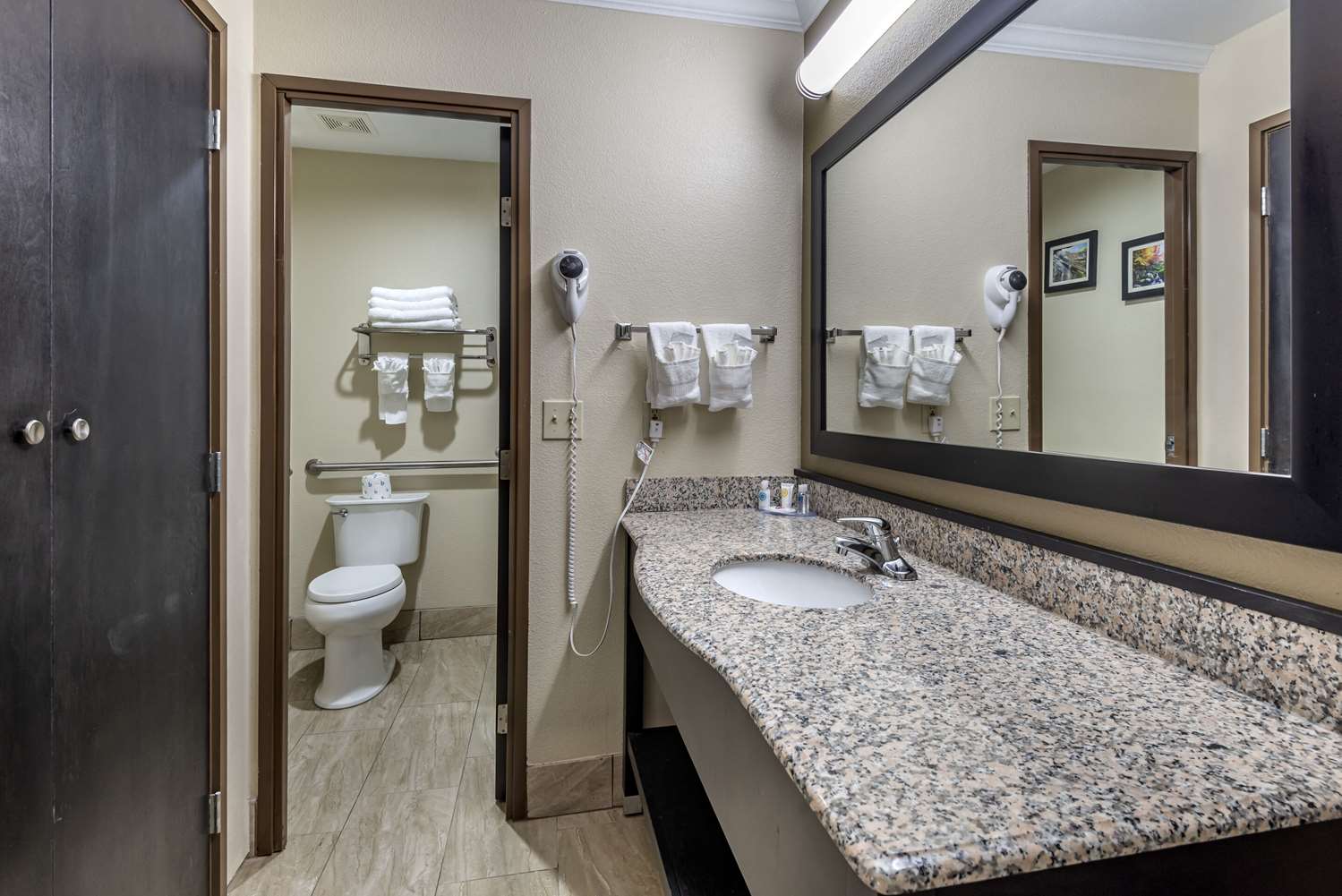 غرفة بسرير كينج، Comfort Inn Asheville East-Blue Ridge Pkwy Access 4/4