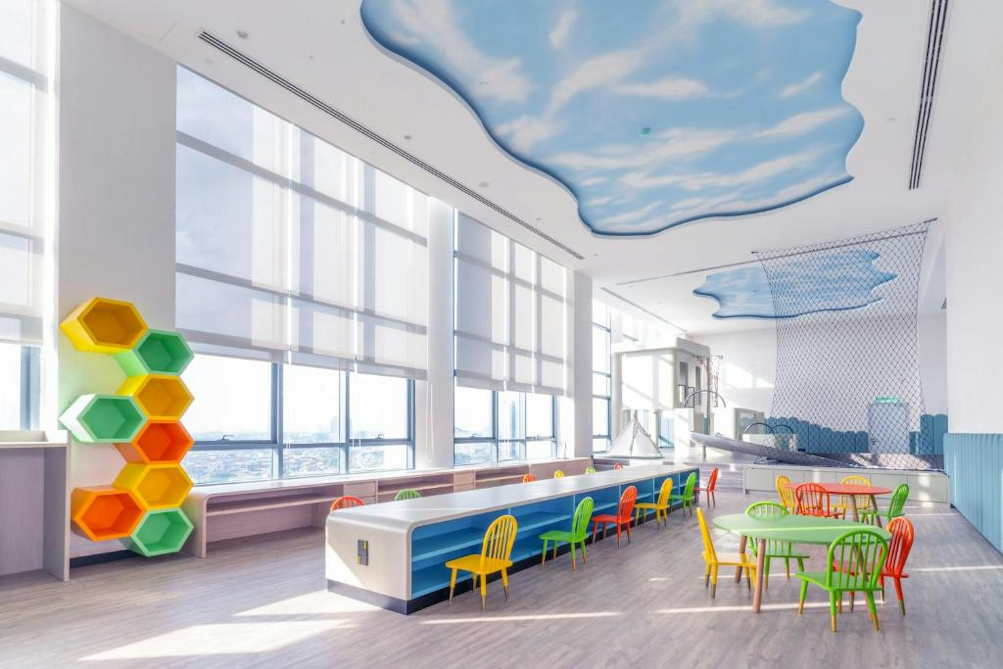 M World Hotel 34/40