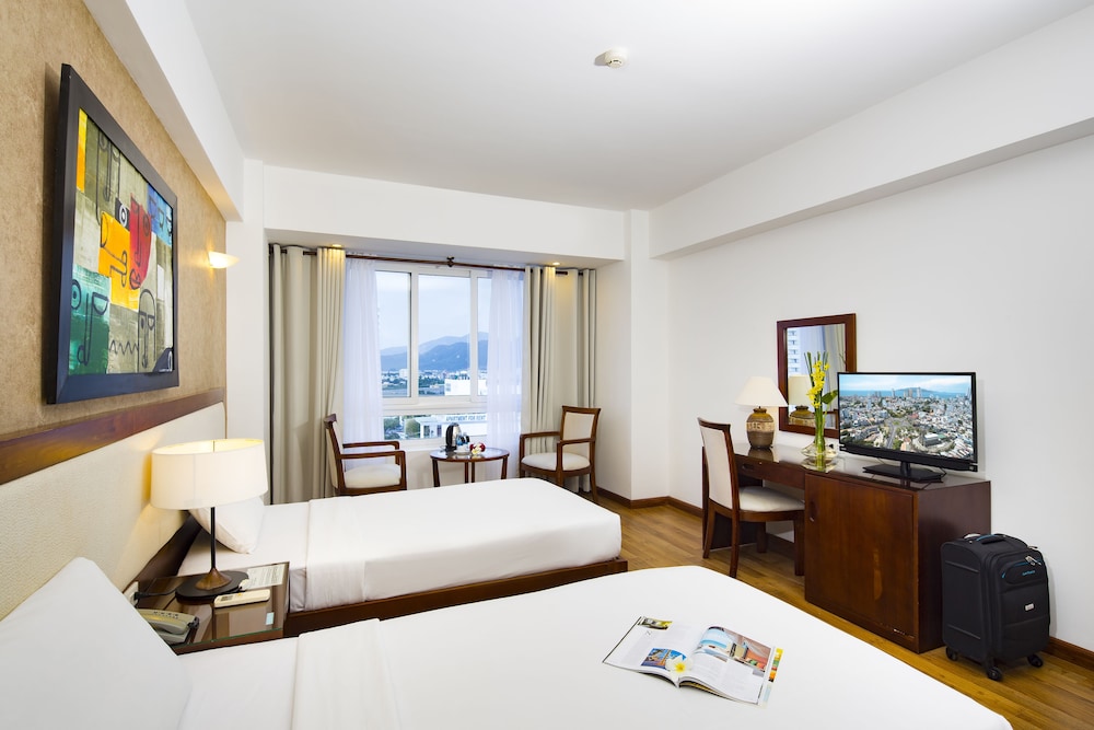 Starlet Hotel 23/64