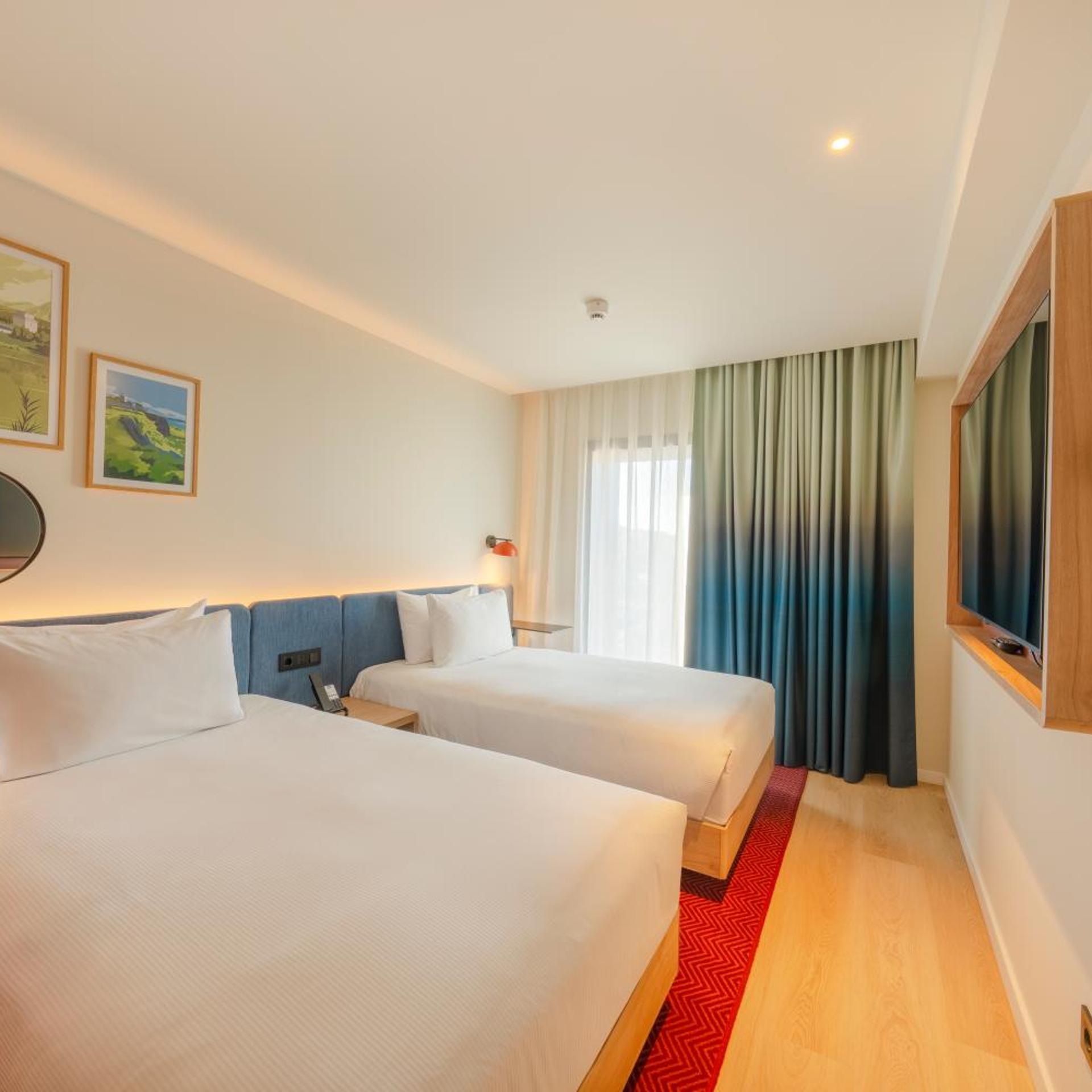 Room, Single Bed, Hampton by Hilton Alicante Airport 2/5