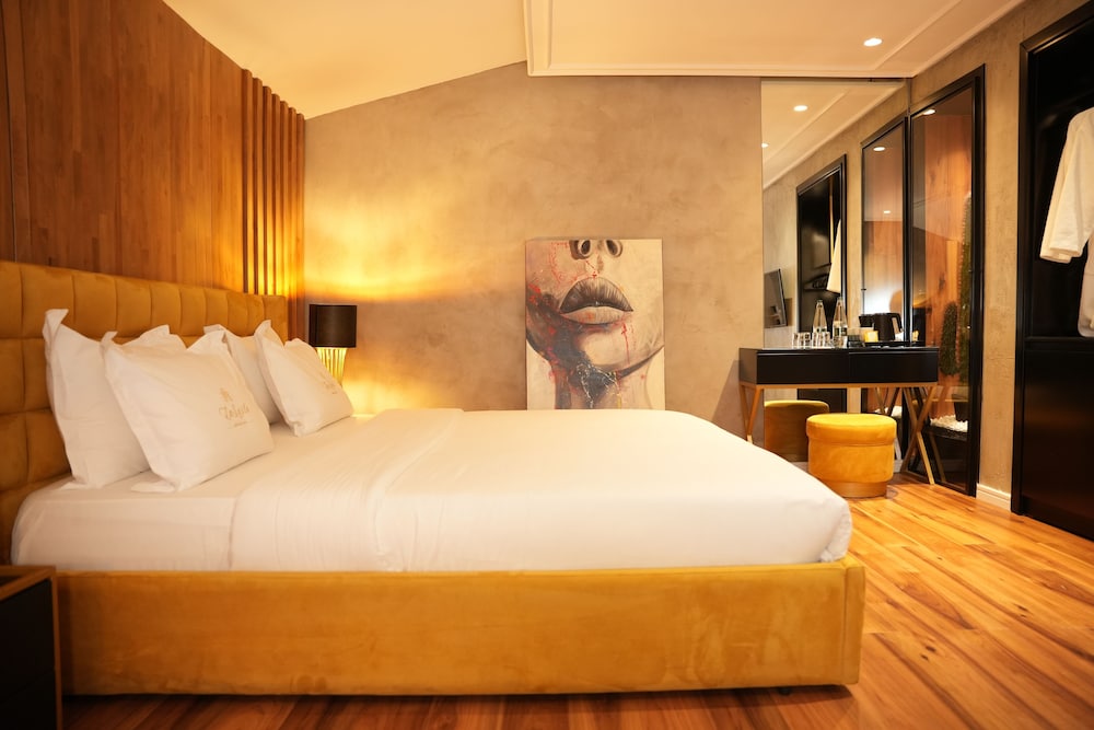 Prime, Superior, Suite, King Bed, Sofa
