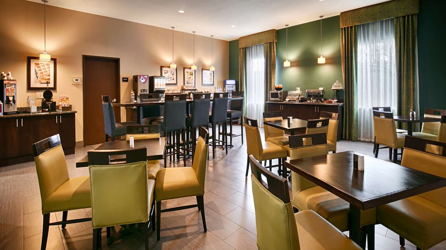 Best Western Plus Carrizo Springs Inn And Suites 5/9