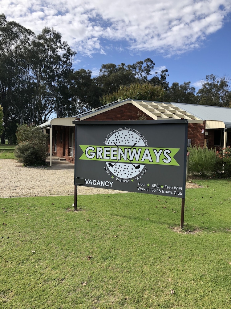 Greenways Holiday Units 1/22