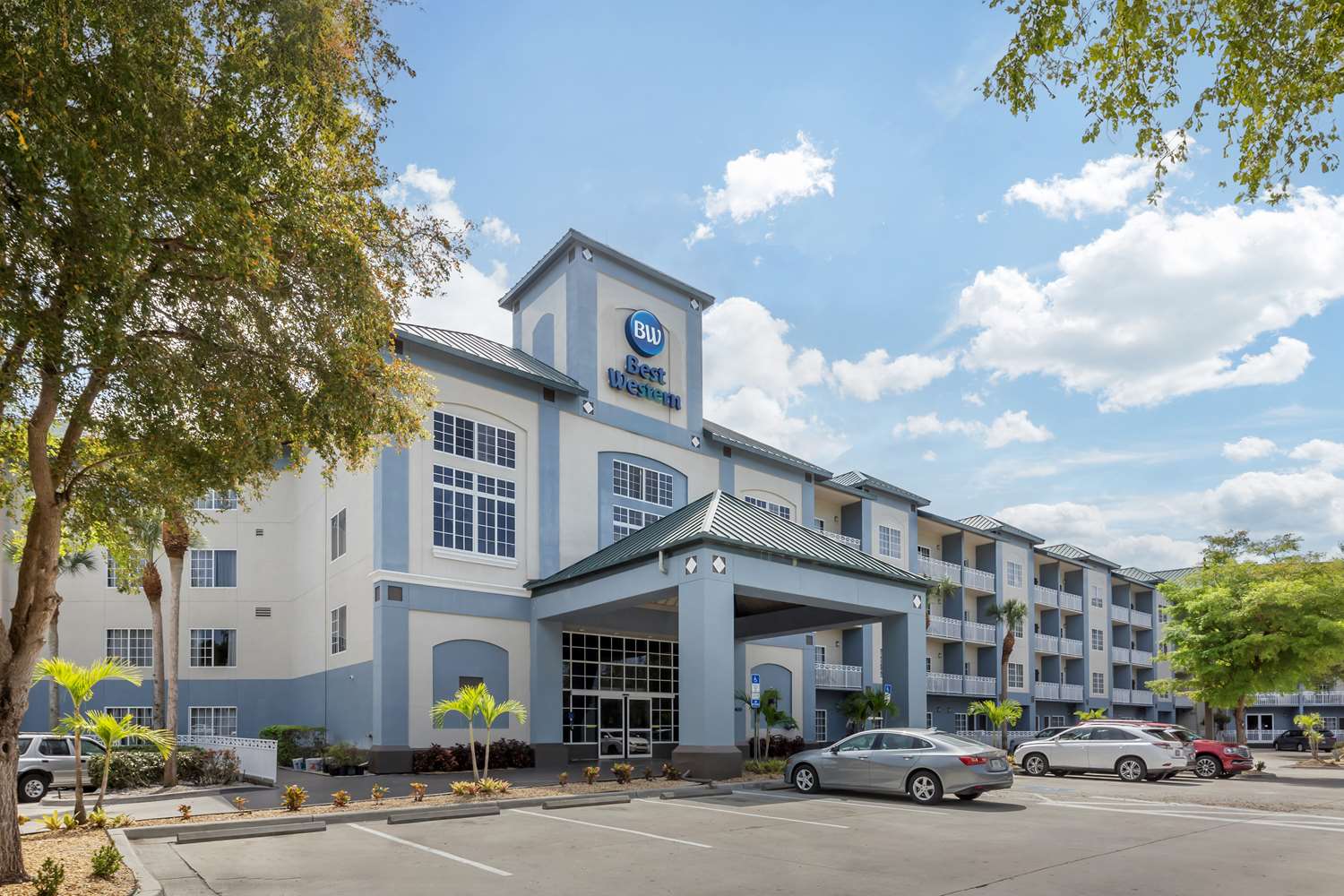 Best Western Naples Plaza Hotel 35/36