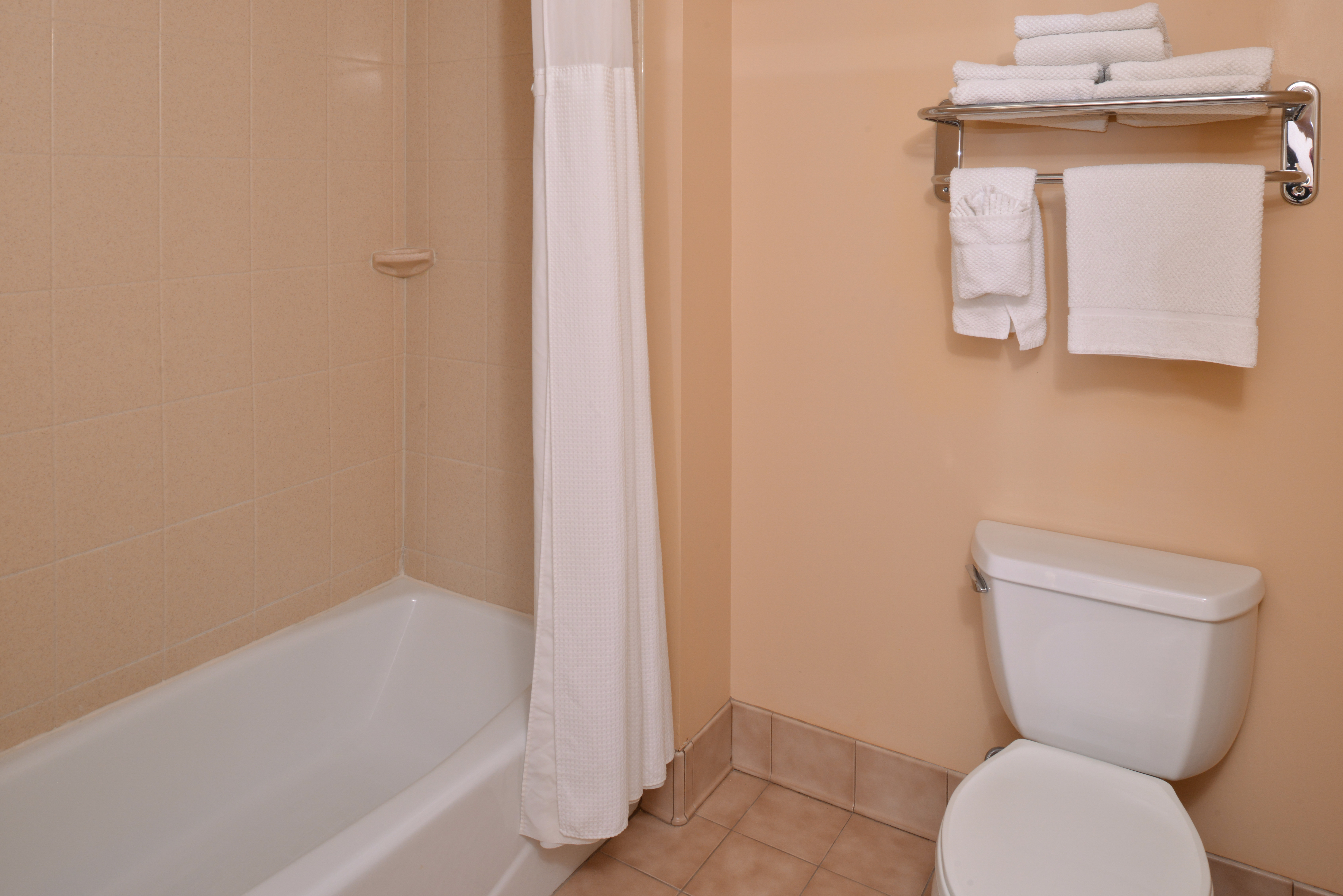 Staybridge Suites Indianapolis Airport 69/70