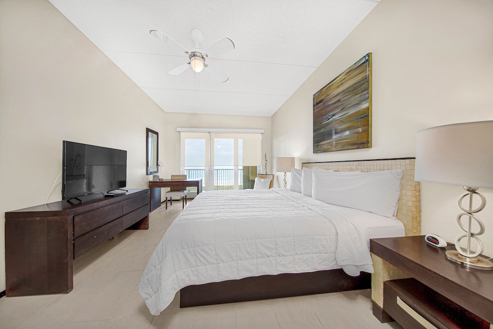 Peninsula Island Resort Spa All Suites 14/66
