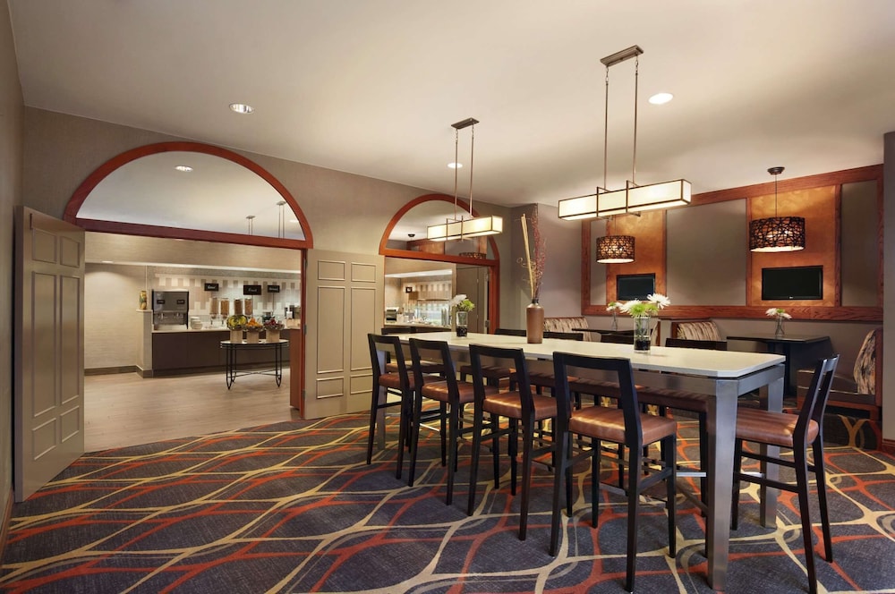 Embassy Suites by Hilton Dallas Near the Galleria 51/71