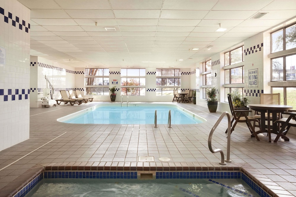 Baymont by Wyndham Sioux Falls Near West 41st Street 11/20