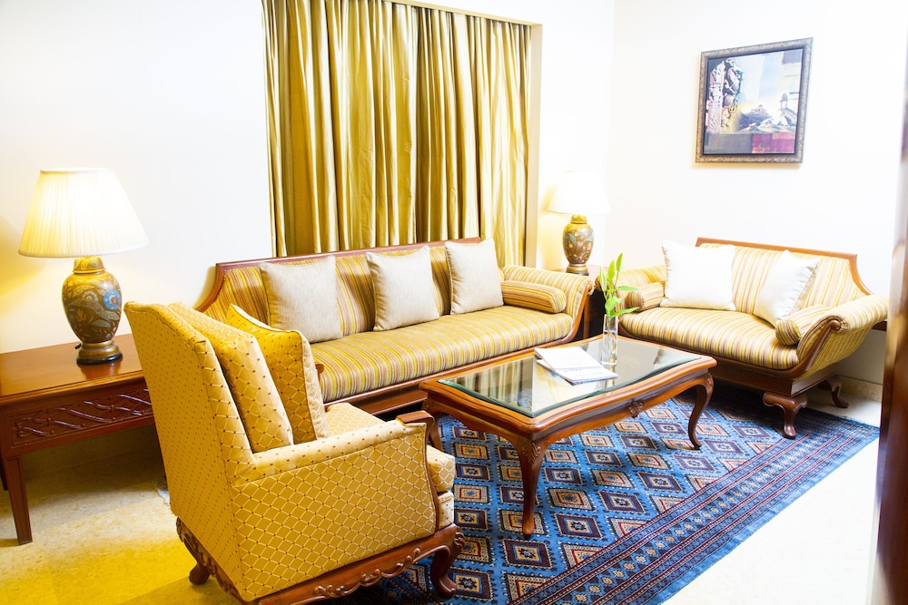 TAJ CLUB HOUSE 27/50