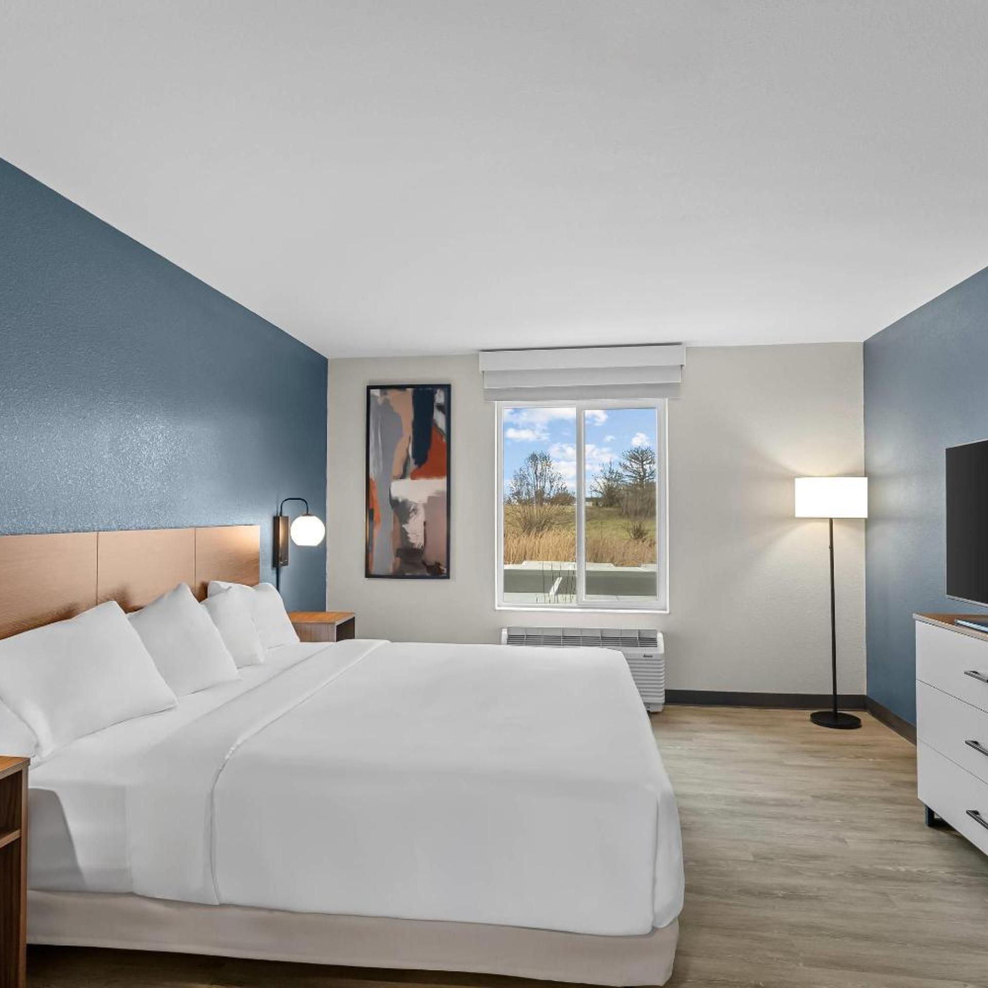 غرفة بسرير كينج، Everhome Suites Wichita Northeast 2/10