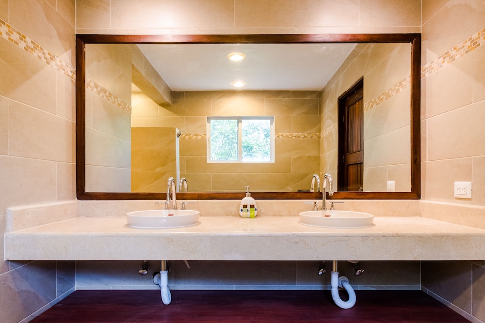 Villas Picalu Studios & Suites 46/50