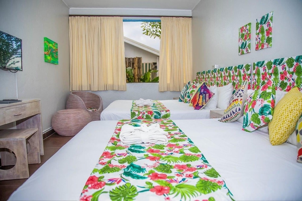 The Islander Hotel 36/50